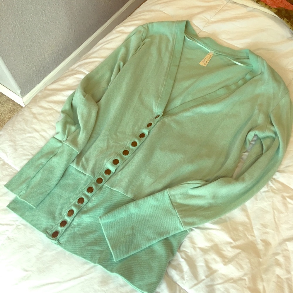 Mint Green Cardigan with metal snaps💚🍀